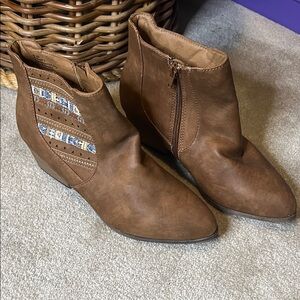Maurices NWOB Deep Tan Ankle Boots with Patterned Detail